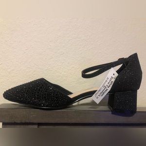 Black Extra wide dress shoe